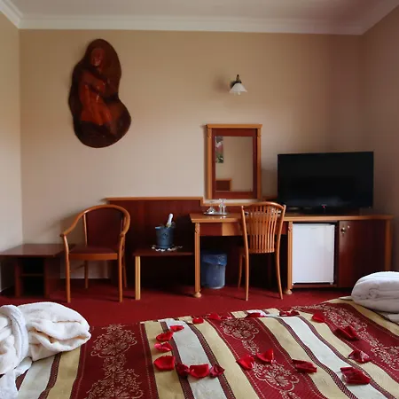فندق Wellness Laroba 4*