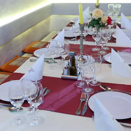 מלון Wellness Laroba 4*