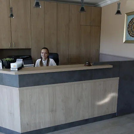 فندق Wellness Laroba Alsóörs